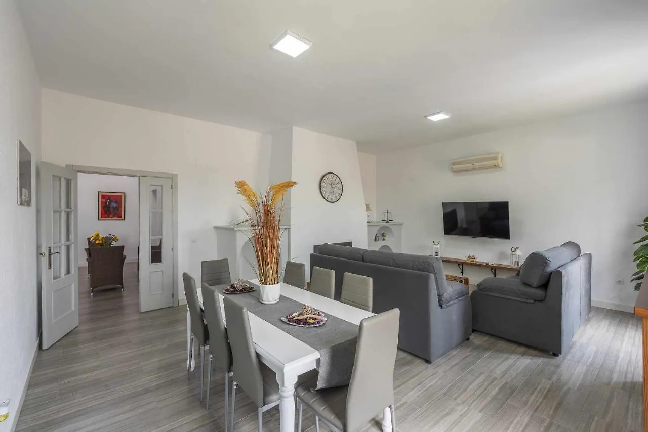 Casa Rural Dehesa De Las Yeguas La Puebla de Cazalla