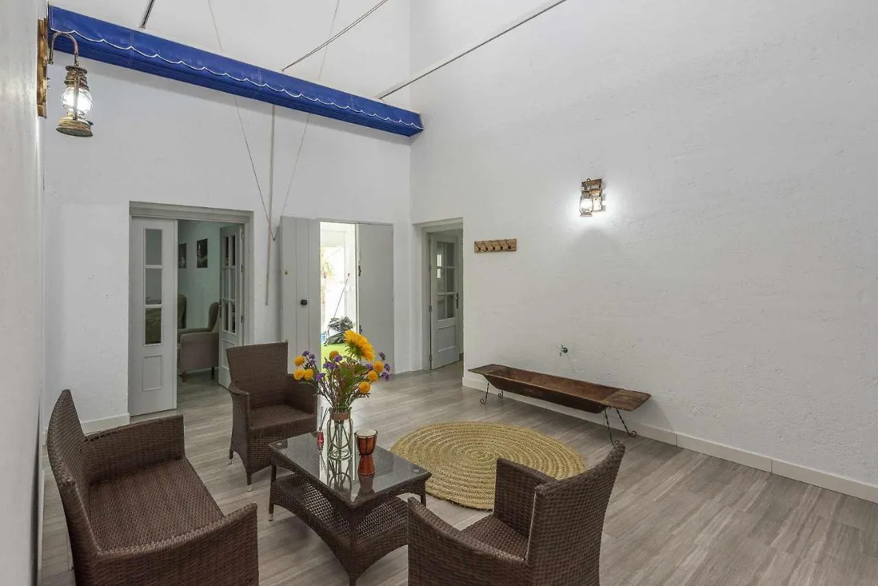 Casa Rural Dehesa De Las Yeguas La Puebla de Cazalla